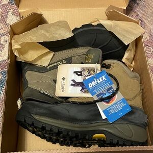 Columbia Titanium boots, vintage in box